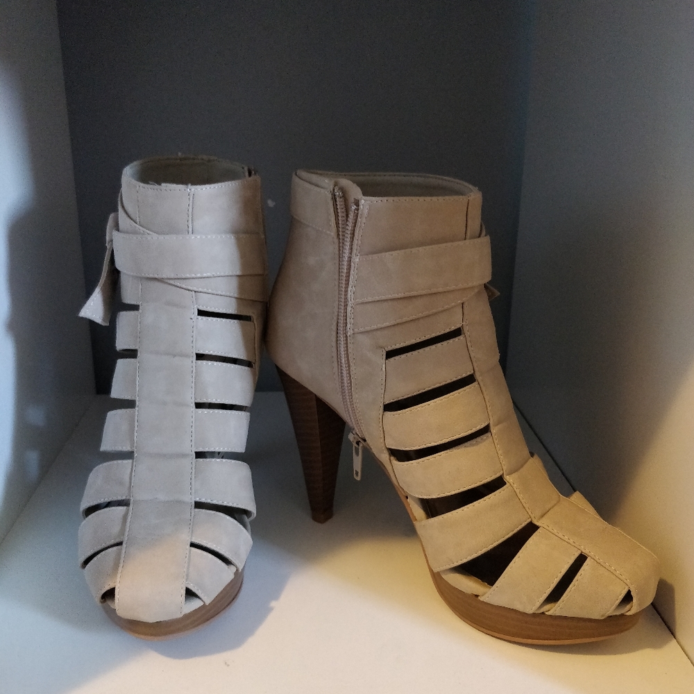 Tan booties - Picture 2 of 3